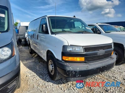 Czwarte zdjęcie samochodu z boku: 2020 CHEVROLET EXPRESS G2500 VIN:1GCWGAFP5L1134002 - miniatura