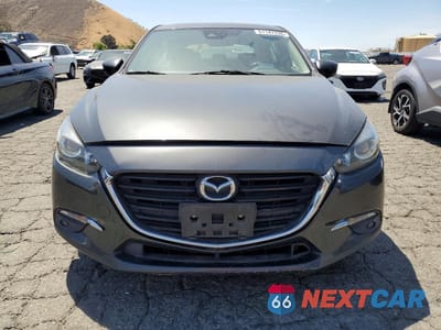 Piąte zdjęcie samochodu w środku: 2017 MAZDA 3 GRAND TOURING VIN:3MZBN1M39HM130353 - miniatura