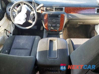 Zdjęcie 8 z 14 samochodu: 2011 CHEVROLET SUBURBAN K2500 LS VIN:1GNWKLEG6BR122928 - miniatura