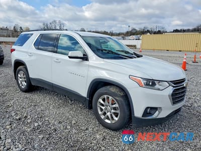 Czwarte zdjęcie samochodu z boku: 2020 CHEV TRAVERSE LT VIN:1GNEVGKW0LJ180085 - miniatura