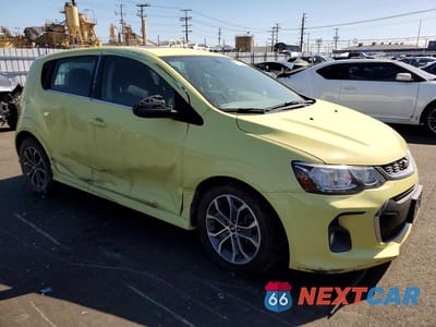 Czwarte zdjęcie samochodu z boku: 2017 CHEVROLET SONIC LT VIN:1G1JD6SB8H4120247 - miniatura