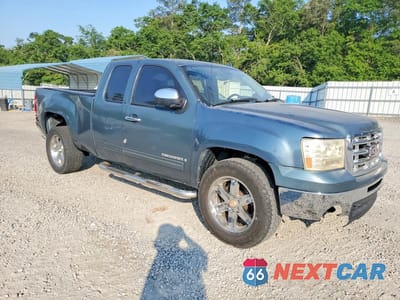 Czwarte zdjęcie samochodu z boku: 2007 GMC NEW SIERRA C1500 VIN:1GTEC19C47Z514469 - miniatura