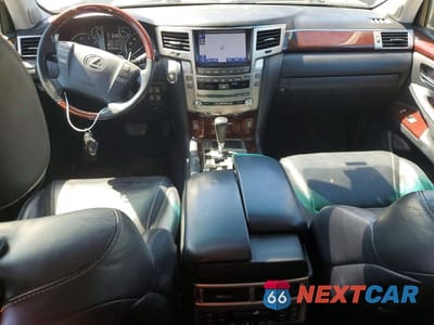 Zdjęcie 8 z 14 samochodu: 2013 LEXUS LX 570 VIN:JTJHY7AX3D4122234 - miniatura