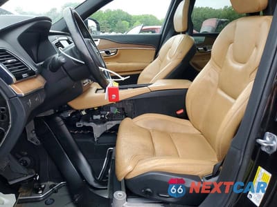 Zdjęcie 7 z 12 samochodu: 2016 VOLVO XC90 T6 VIN:YV4A22PN0G1002344 - miniatura