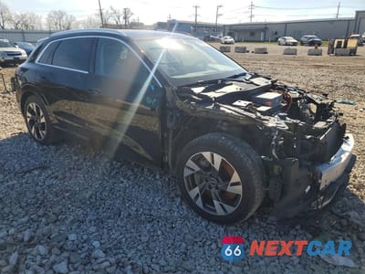 Czwarte zdjęcie samochodu z boku: 2022 AUDI E-TRON PREMIUM PLUS VIN:WA1LABGE0NB011156 - miniatura