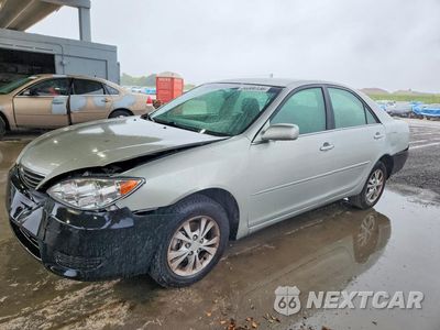 2005 TOYOTA CAMRY LE 4T1BE32K55U047935 - główne zdjęcie licytacji z USA - miniatura