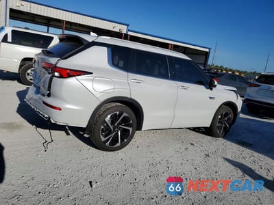 Trzecie zdjęcie samochodu z tyłu: 2025 MITSUBISHI OUTLANDER SEL VIN:JA4T5WA9XSZ050475 - miniatura