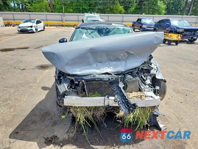 Piąte zdjęcie samochodu w środku: 2022 KIA K5 GT LINE VIN:5XXG64J29NG111401 - miniatura