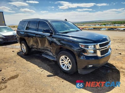 Czwarte zdjęcie samochodu z boku: 2017 CHEVROLET TAHOE K1500 LT VIN:1GNSKBKC8HR118978 - miniatura