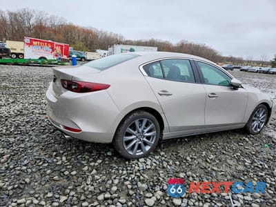 Trzecie zdjęcie samochodu z tyłu: 2025 MAZDA 3 PREFERRED VIN:3MZBPACM5SM478193 - miniatura