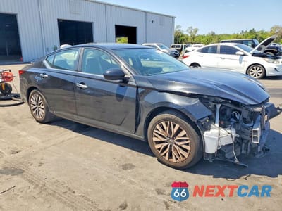 Czwarte zdjęcie samochodu z boku: 2023 NISSAN ALTIMA SV VIN:1N4BL4DV9PN312494 - miniatura