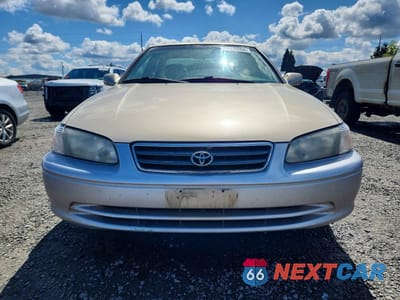 Piąte zdjęcie samochodu w środku: 2000 TOYOTA CAMRY LE VIN:JT2BG22K9Y0459448 - miniatura
