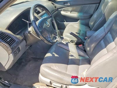 Zdjęcie 7 z 12 samochodu: 2005 HONDA ACCORD EX VIN:1HGCM66555A039256 - miniatura