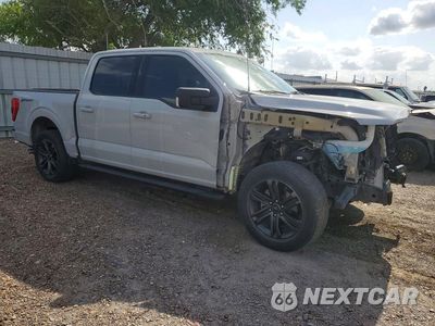 Czwarte zdjęcie samochodu z boku: 2023 FORD F150 SUPERCREW VIN:1FTEW1CP4PKD26319 - miniatura