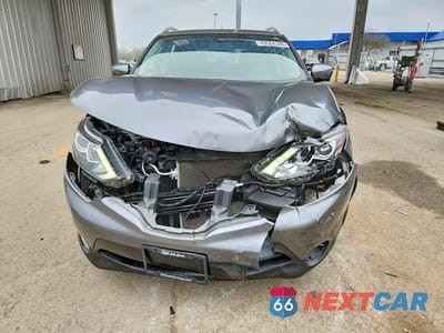 Piąte zdjęcie samochodu w środku: 2018 NISSAN ROGUE SPORT SV VIN:JN1BJ1CR3JW204492 - miniatura