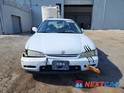 Piąte zdjęcie samochodu w środku: 1994 HONDA ACCORD LX VIN:1HGCD5632RA062069 - miniatura