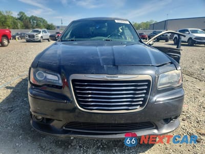 Piąte zdjęcie samochodu w środku: 2013 CHRYSLER 300C VARVATOS VIN:2C3CCADG5DH745849 - miniatura