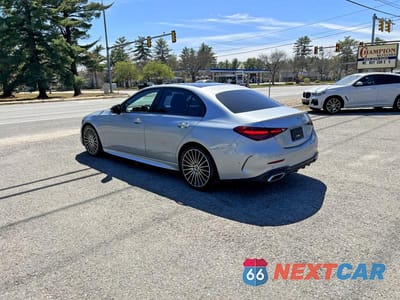 Trzecie zdjęcie samochodu z tyłu: 2023 MERCEDES-BENZ C 300 VIN:W1KAF4GB1PR115641 - miniatura