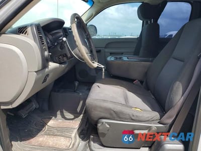 Zdjęcie 7 z 11 samochodu: 2010 GMC SIERRA K2500 HEAVY DUTY VIN:1GT5KZBG9AZ175164 - miniatura