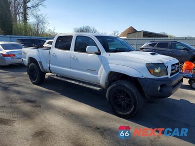 Czwarte zdjęcie samochodu z boku: 2009 TOYOTA TACOMA DOUBLE CAB LONG BED VIN:3TMMU52N89M014119 - miniatura