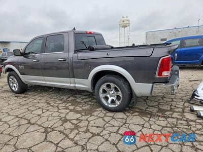 Drugie zdjęcie samochodu z przodu: 2018 RAM 1500 LARAMIE 4WD 3.0L TDSL CREW CAB VIN:1C6RR7VM5JS262188 - miniatura