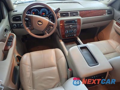 Zdjęcie 8 z 12 samochodu: 2009 CHEVROLET SUBURBAN K1500 LT VIN:1GNFK26339R157622 - miniatura