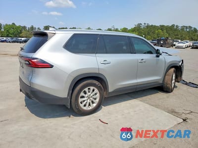 Trzecie zdjęcie samochodu z tyłu: 2025 TOYOTA GRAND HIGHLANDER XLE VIN:5TDAAAA5XSS032021 - miniatura
