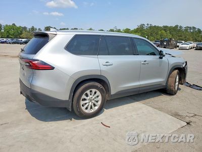 Trzecie zdjęcie samochodu z tyłu: 2025 TOYOTA GRAND HIGHLANDER XLE VIN:5TDAAAA5XSS032021 - miniatura