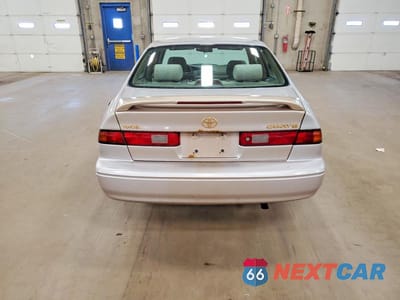 Zdjęcie 6 z 12 samochodu: 1997 TOYOTA CAMRY LE VIN:4T1BG22K9VU123211 - miniatura