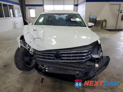 Piąte zdjęcie samochodu w środku: 2016 VOLKSWAGEN PASSAT S VIN:1VWAS7A3XGC029074 - miniatura