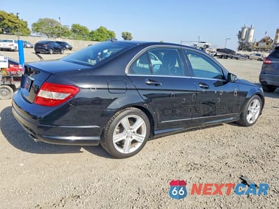 Trzecie zdjęcie samochodu z tyłu: 2011 MERCEDES-BENZ C 300 VIN:WDDGF5EB6BR134570 - miniatura