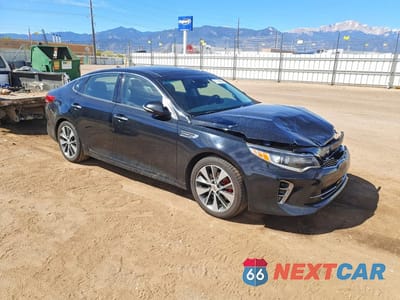Czwarte zdjęcie samochodu z boku: 2016 KIA OPTIMA SX TURBO VIN:5XXGW4L21GG075218 - miniatura