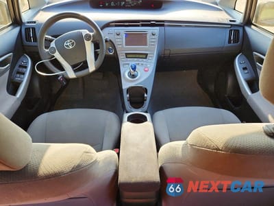 Zdjęcie 8 z 13 samochodu: 2015 TOYOTA PRIUS TWO VIN:JTDKN3DU0F0438695 - miniatura