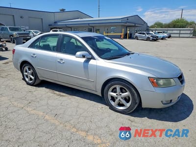Czwarte zdjęcie samochodu z boku: 2007 HYUNDAI SONATA SE VIN:5NPEU46F57H287605 - miniatura