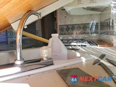Piąte zdjęcie samochodu w środku: 2003 KEYSTONE COUGAR CAMPER VIN:4YDF2762032034726 - miniatura
