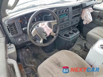 Zdjęcie 8 z 13 samochodu: 2018 CHEVROLET EXPRESS G3500 VIN:1GCZGGFG1J1234269 - miniatura
