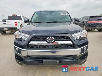 Piąte zdjęcie samochodu w środku: 2017 TOYOTA 4RUNNER LIMITED VIN:JTEZU5JR4H5151035 - miniatura
