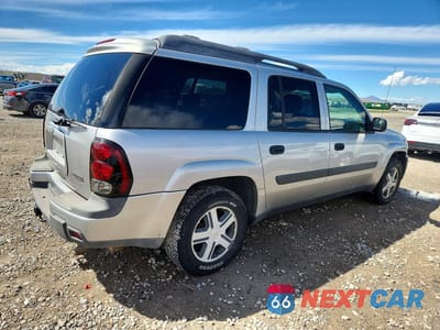Trzecie zdjęcie samochodu z tyłu: 2005 CHEVROLET TRAILBLAZER EXT LS VIN:1GNET16S056155266 - miniatura