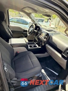 Piąte zdjęcie samochodu w środku: 2019 FORD F150 SUPERCREW VIN:1FTEW1EP0KKC00643 - miniatura