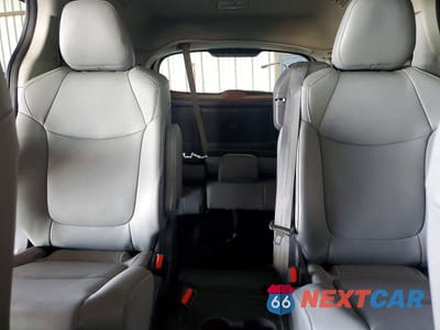Zdjęcie 10 z 14 samochodu: 2021 TOYOTA SIENNA XLE VIN:5TDJRKEC1MS005543 - miniatura
