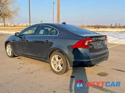 Trzecie zdjęcie samochodu z tyłu: 2015 VOLVO S60 PREMIER VIN:YV140MFB3F1308889 - miniatura