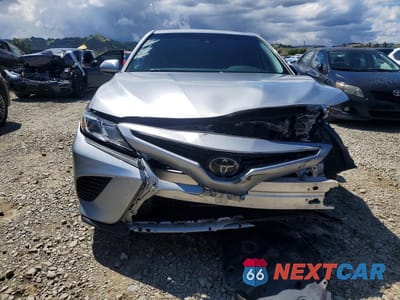 Piąte zdjęcie samochodu w środku: 2020 TOYOTA CAMRY SE VIN:4T1G11AK2LU972399 - miniatura