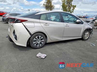 Trzecie zdjęcie samochodu z tyłu: 2022 TOYOTA PRIUS PRIME XLE VIN:JTDKAMFP6N3213719 - miniatura