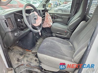 Zdjęcie 7 z 12 samochodu: 2019 GMC SAVANA G2500 VIN:1GTW7AFGXK1235227 - miniatura