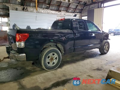 Trzecie zdjęcie samochodu z tyłu: 2012 TOYOTA TUNDRA DOUBLE CAB SR5 VIN:5TFUM5F1XCX031111 - miniatura