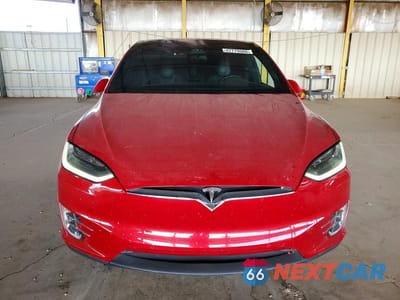 Piąte zdjęcie samochodu w środku: 2017 TESLA MODEL X VIN:5YJXCAE22HF076225 - miniatura