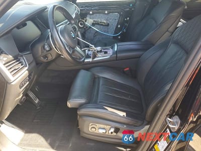 Zdjęcie 7 z 13 samochodu: 2021 BMW X5 M50I VIN:5UXJU4C02M9H11195 - miniatura