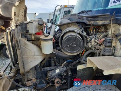Zdjęcie 7 z 10 samochodu: 2011 INTERNATIONAL 7400 REFUSE TRUCK VIN:1HTWGAAT9BJ315318 - miniatura