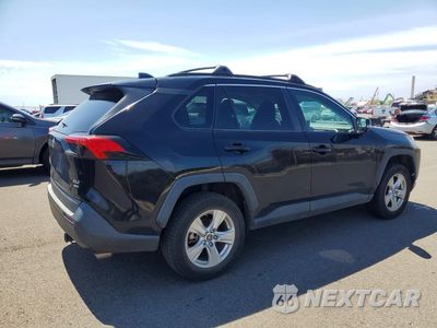 Trzecie zdjęcie samochodu z tyłu: 2019 TOYOTA RAV4 XLE VIN:2T3P1RFV1KW050858 - miniatura