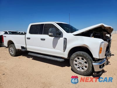 Czwarte zdjęcie samochodu z boku: 2023 FORD F250 SUPER DUTY VIN:1FT7W2BN8PEC08836 - miniatura